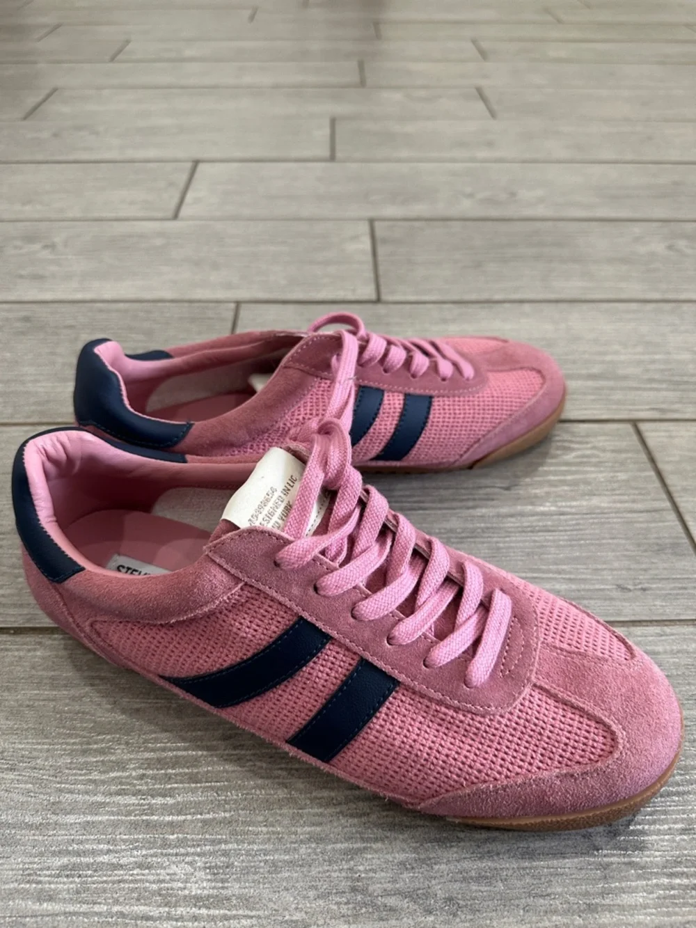 Steve Madden Pink/Navy Nirvana Sneakers New! - Picture 4 of 11